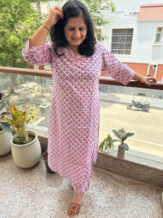 Pink floral cotton handblock handcrafted kurta set with border
