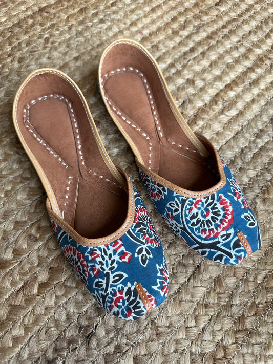 Blue blockprint handcrafted leather jutti