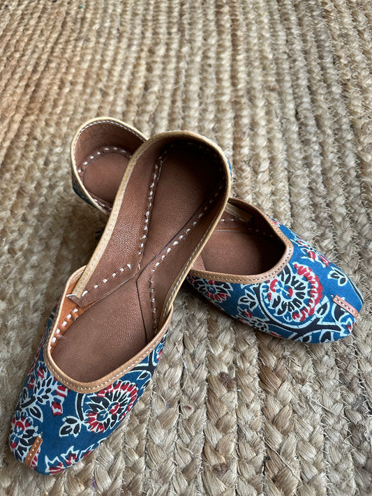 Blue blockprint handcrafted leather jutti