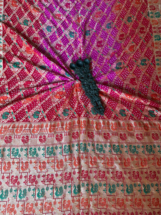 Red & pink ombrã© shade handwoven bareek bandhani in meenakari jaal  premium georgette dupatta