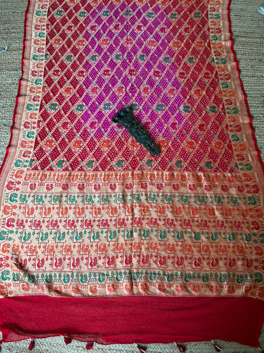 Red & pink ombrã© shade handwoven bareek bandhani in meenakari jaal  premium georgette dupatta