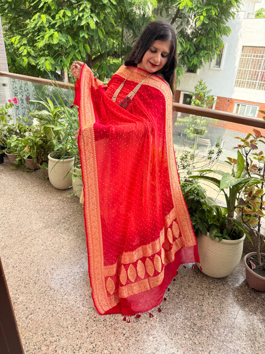 Imperial red & crismon red ombie
 handwoven neemzari bareek bandhani in khaddi premium georgette dupatta bd-203