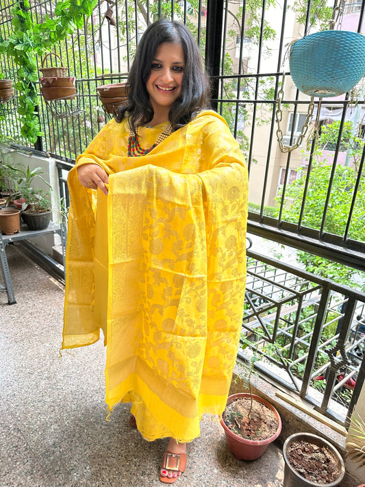 Yellow chanderi handloom banarsi booti three piece suit cbs-89