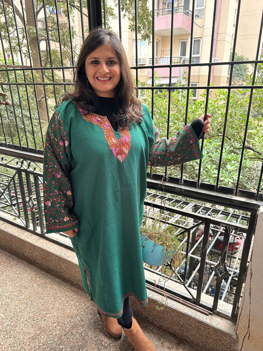Green elegant raffal pheran with jaal embroidery and hand sozni work