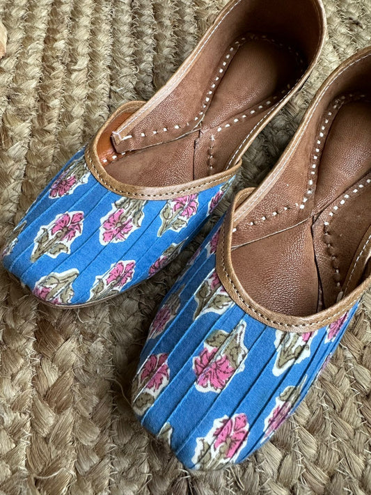 Blue floral handcrafted leather jutti